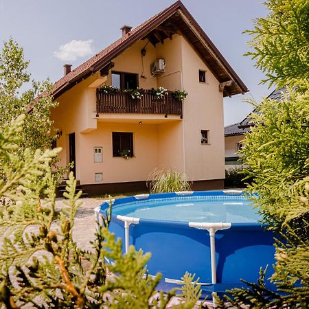 Holiday Home Avita Bihac Bagian luar foto