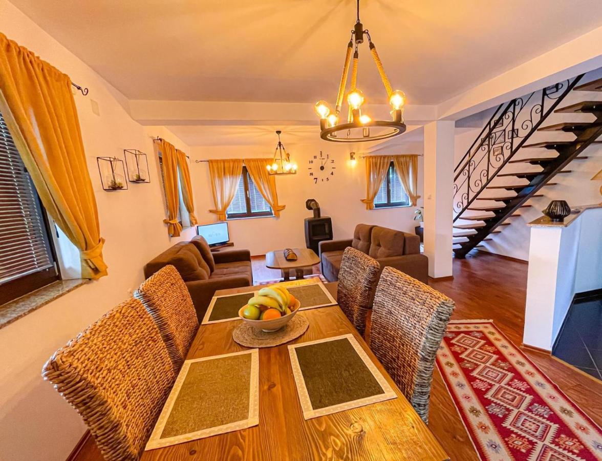 Holiday Home Avita Bihac Bagian luar foto