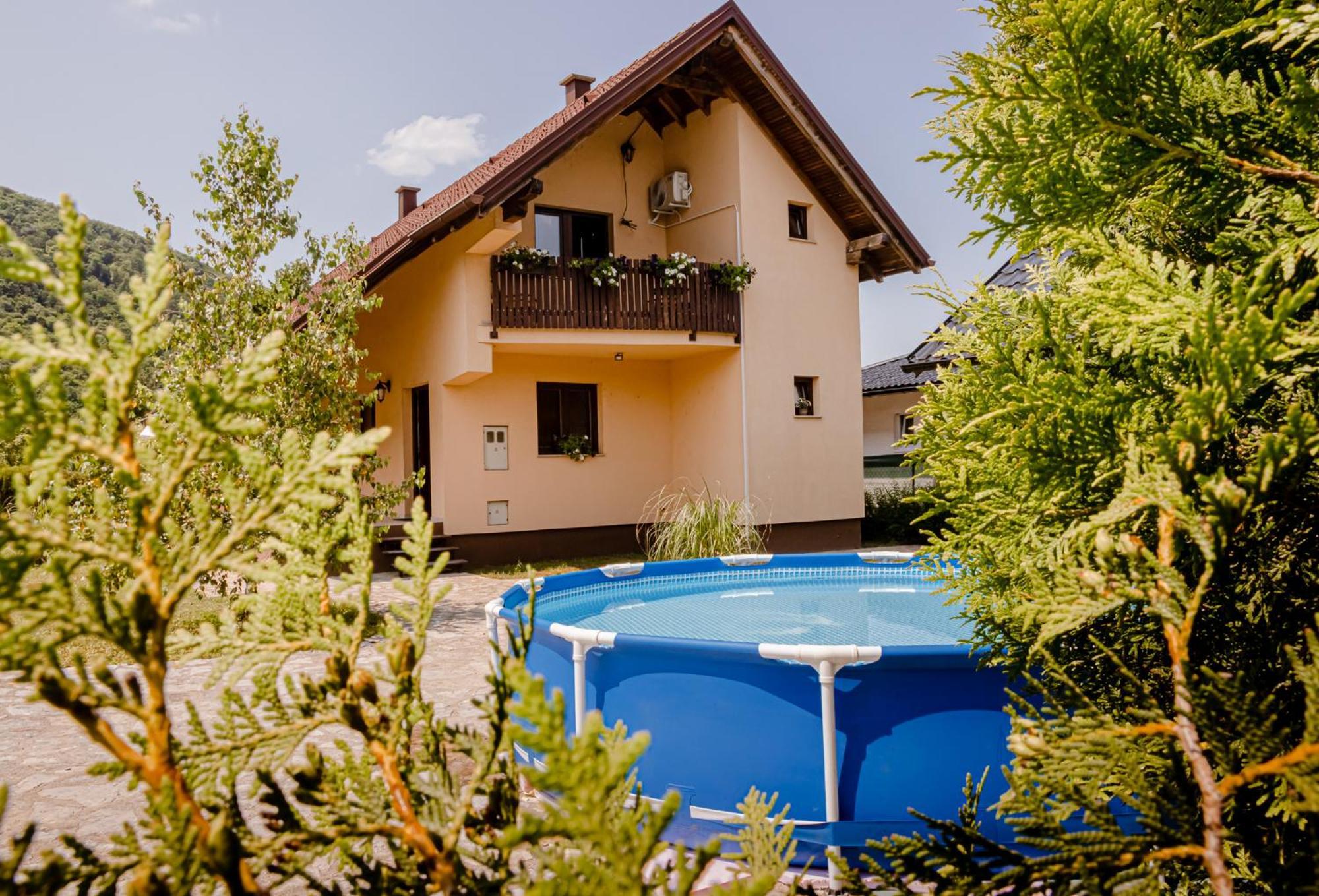 Holiday Home Avita Bihac Bagian luar foto